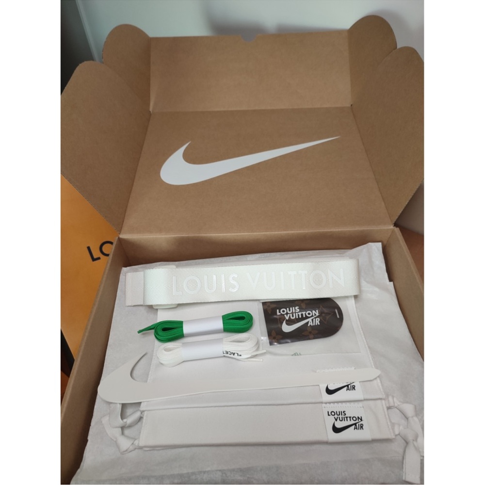 LOUIS VUITTON NIKE SNEAKERS - Picture 8 of 10